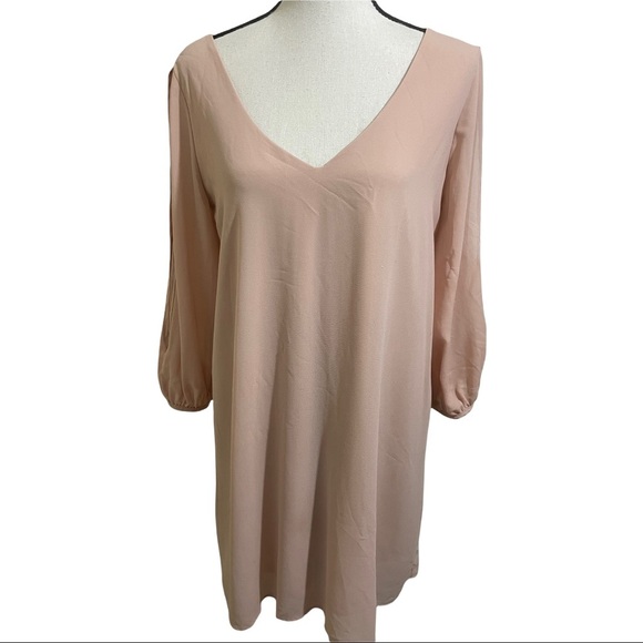 Lulus shifting dears dress light blush pink. Open shoulder Size medium - Picture 2 of 11